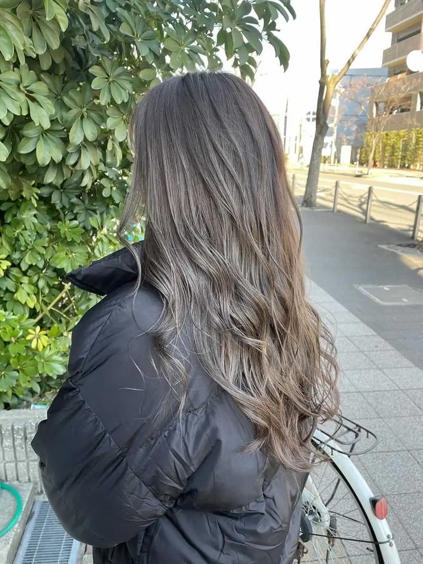 ロング カラー ブリーチ グラデーションカラー グレージュ 髪質改善特化 長澤友哉のヘアスタイル
