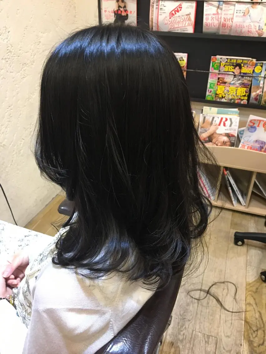 ミディアム 玉邑 美菜のヘアスタイル