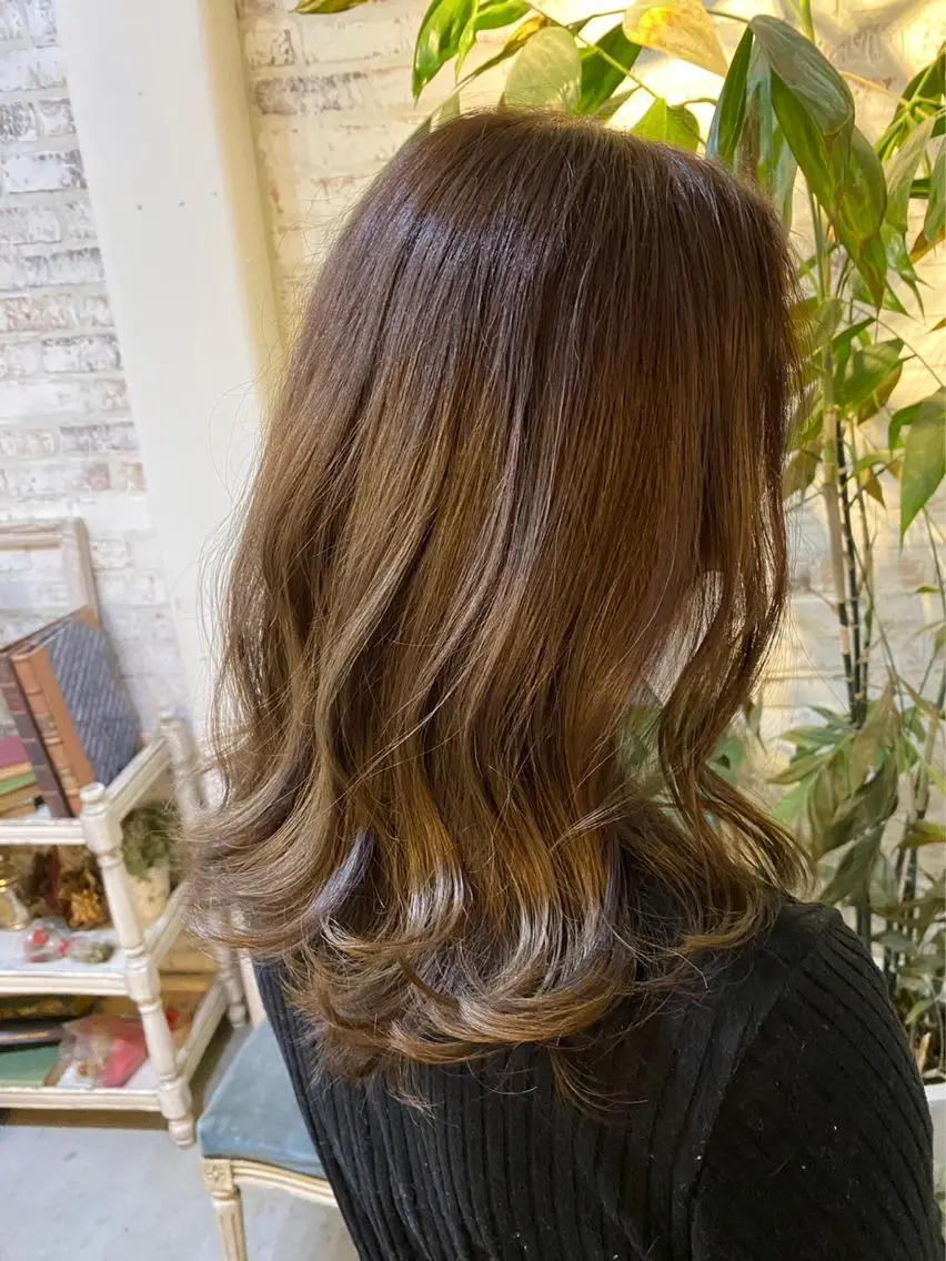 セミロング カラー カット ヘアカラー 長濱 俊のヘアスタイル