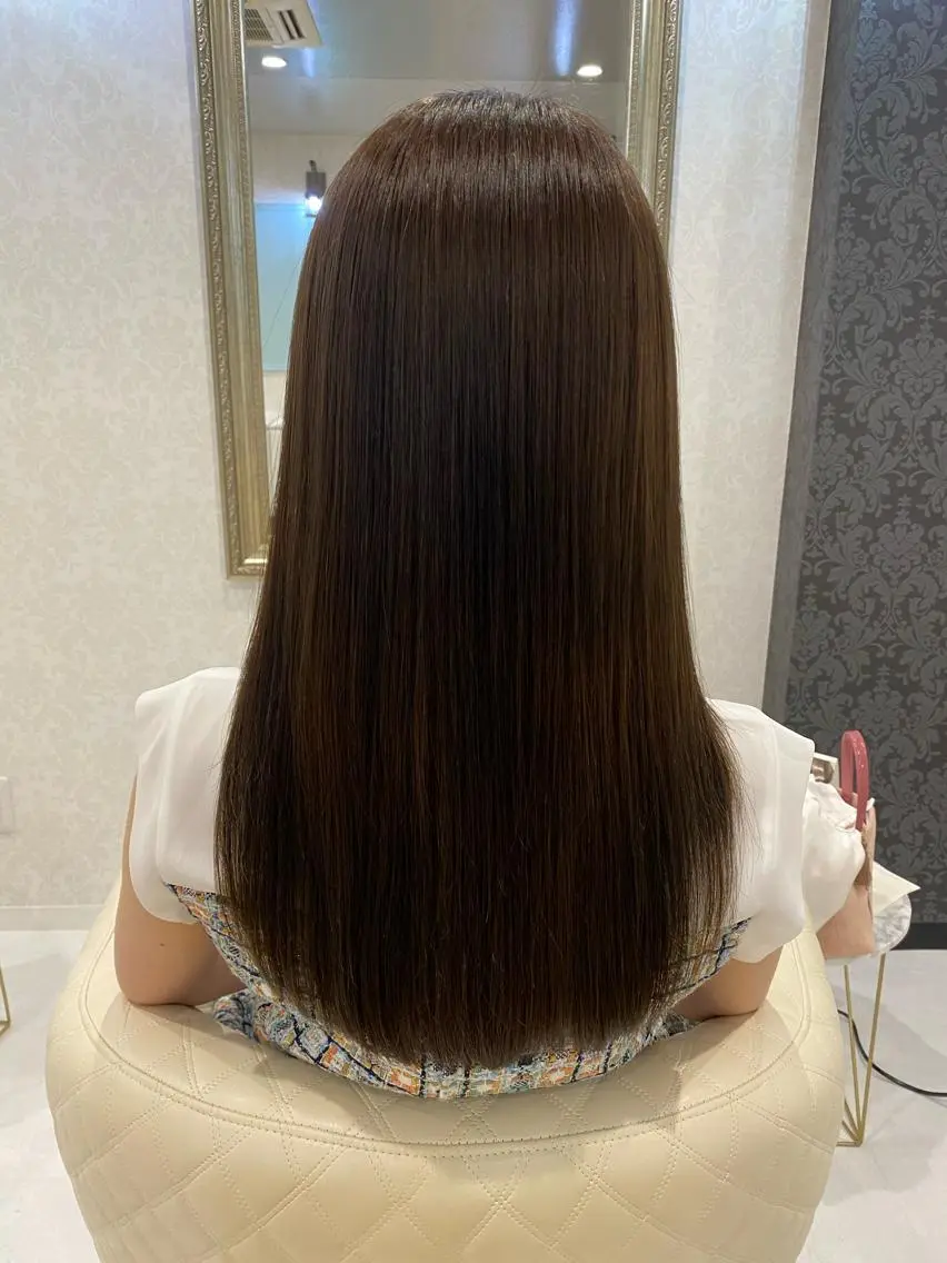 ロング カラー アッシュ アッシュグレー ベージュカラー ツバサ 髪質改善のヘアスタイル