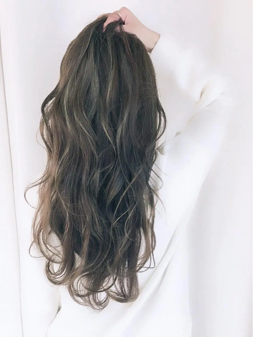 ロング アッシュ アッシュグレー 外国人風カラー ハイライト バレイヤージュ 藤沢 髪質改善 竹内ケンゴのヘアスタイル