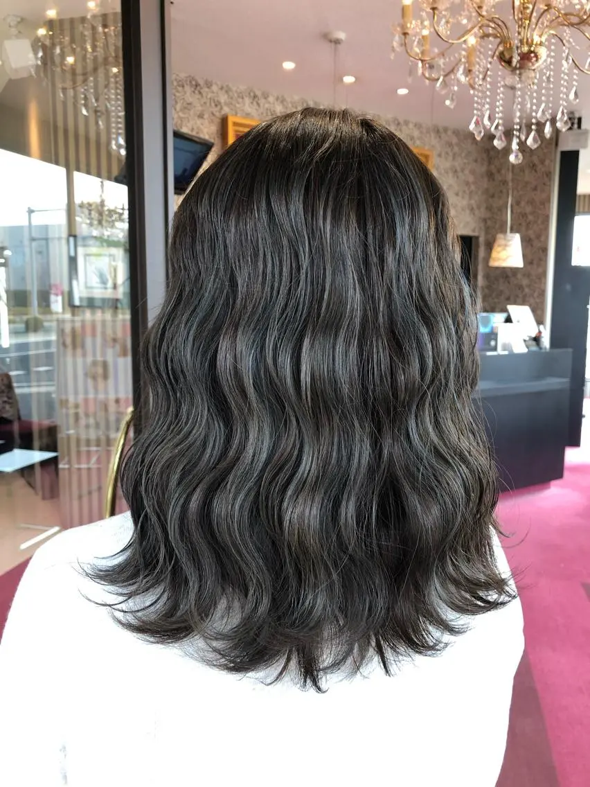 ミディアム カラー ヘアアレンジ カット ヘアカラー トリートメント 大塚 貴之のヘアスタイル