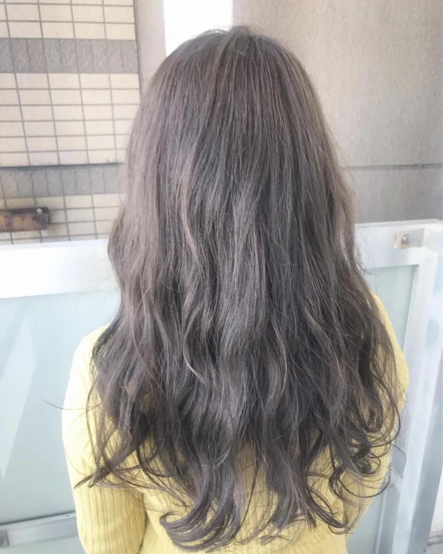 ロング カラー ベージュカラー グレージュ ヘアカラー トリートメント 岩谷/ブリーチ 🪽透明感カラーのヘアスタイル