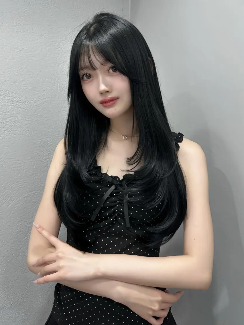 ロング カラー ベージュカラー ブリーチ 透明感カラー ブリーチなしカラー オリーブカラー カット ヘアカラー 𝑴𝑶𝑲𝑨渋谷 トレンド韓国ヘア🩷のヘアスタイル