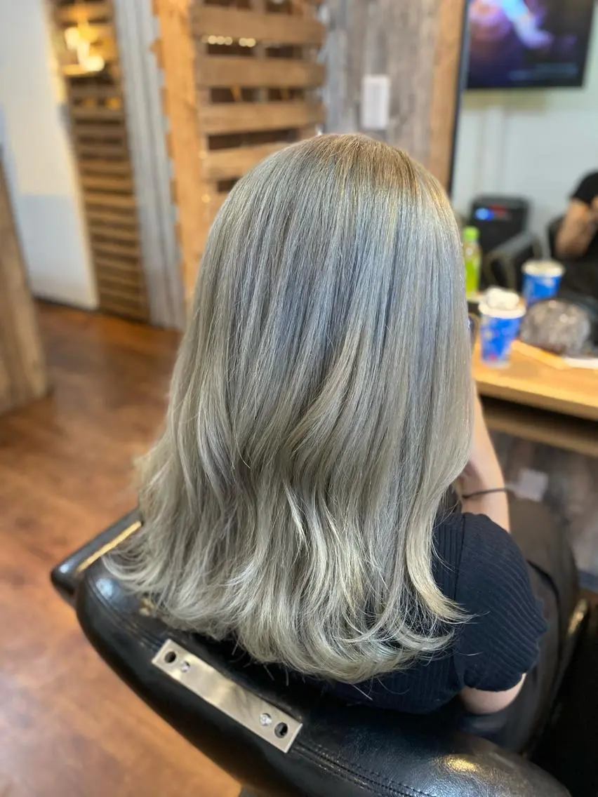 セミロング カラー トリートメント ヘアカラー Luzir⭐︎ GEN⭐︎のヘアスタイル