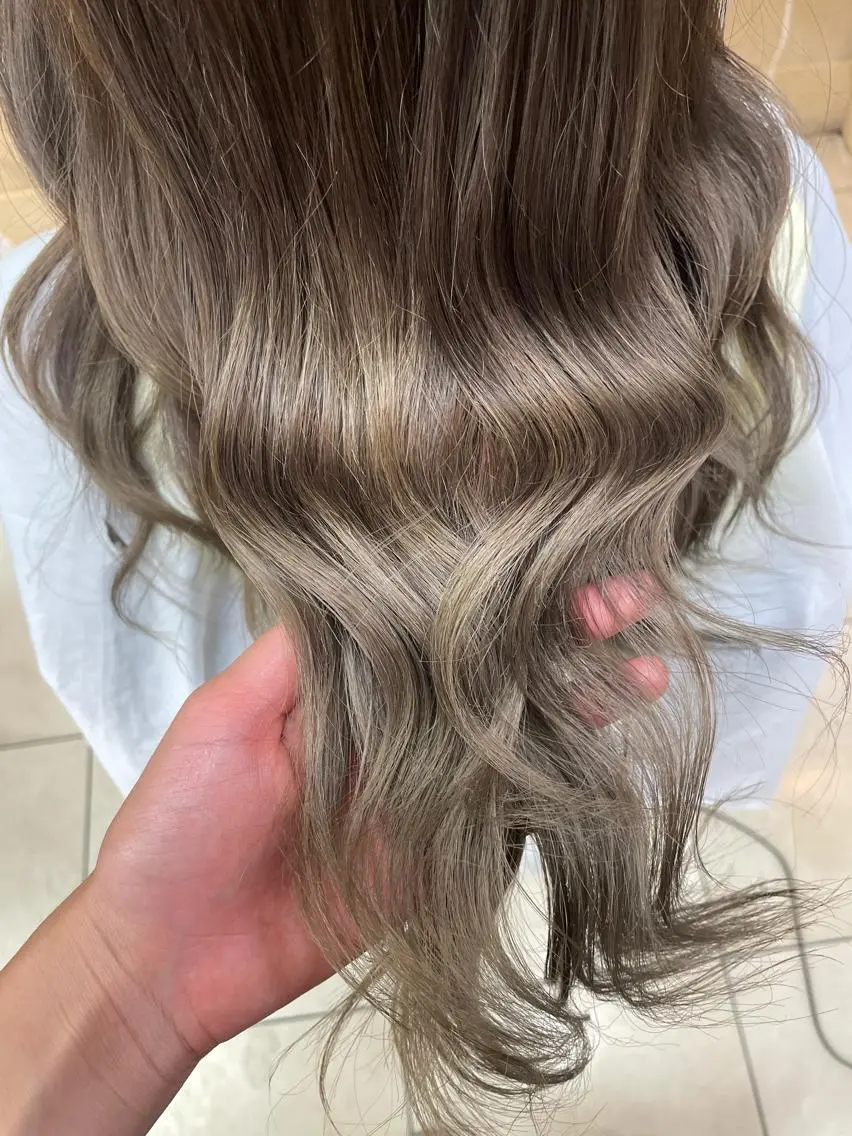 ロング 前田 菜奈子のヘアスタイル