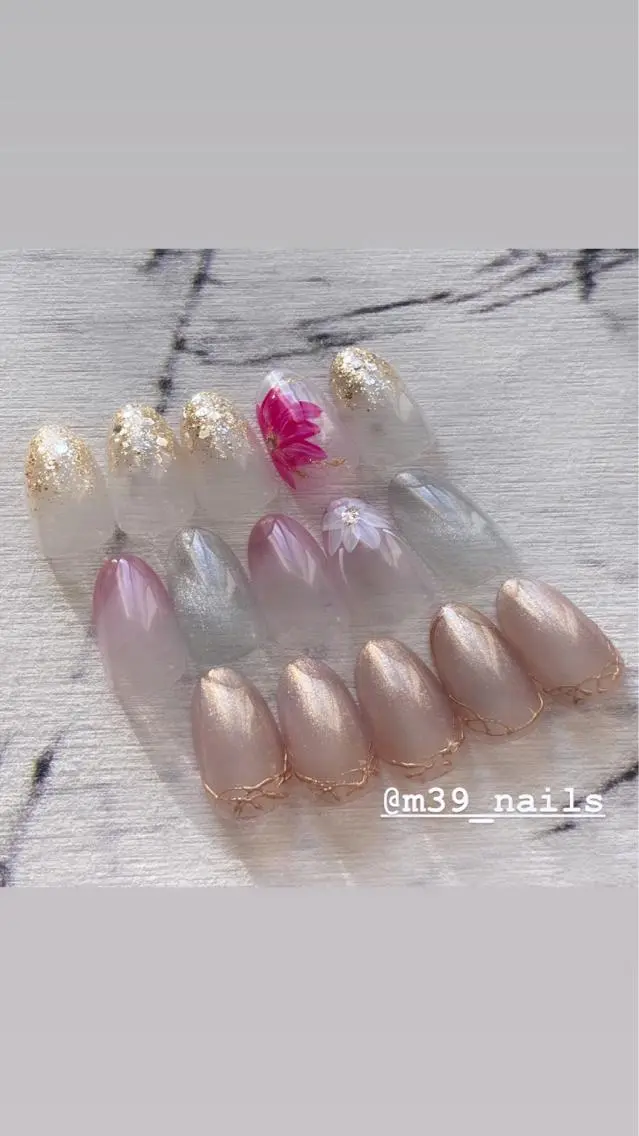 ネイル フラワーネイル キラキラネイル ニュアンスネイル 冬ネイル クリスマス 39-nails EharaMikuのネイルデザイン