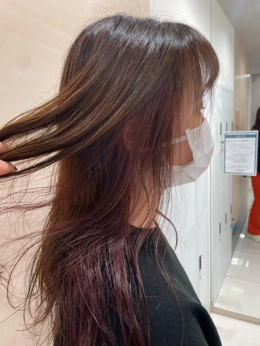 セミロング カラー ブリーチ カシス インナーカラー ブリーチなしカラー レッドカラー クロスパーマ/うる艶 カラー/Kurumiのヘアスタイル