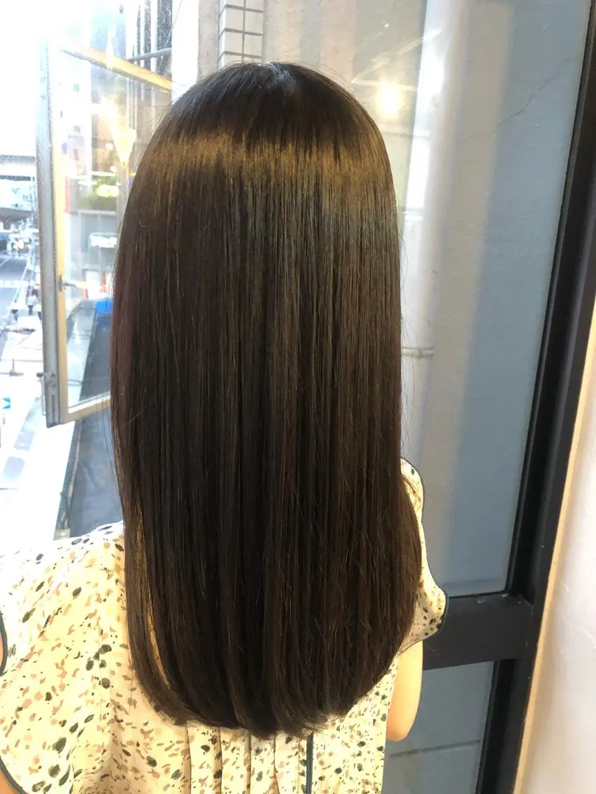 セミロング カラー 髪質改善&ブリーチ 伊勢 祐一郎のヘアスタイル