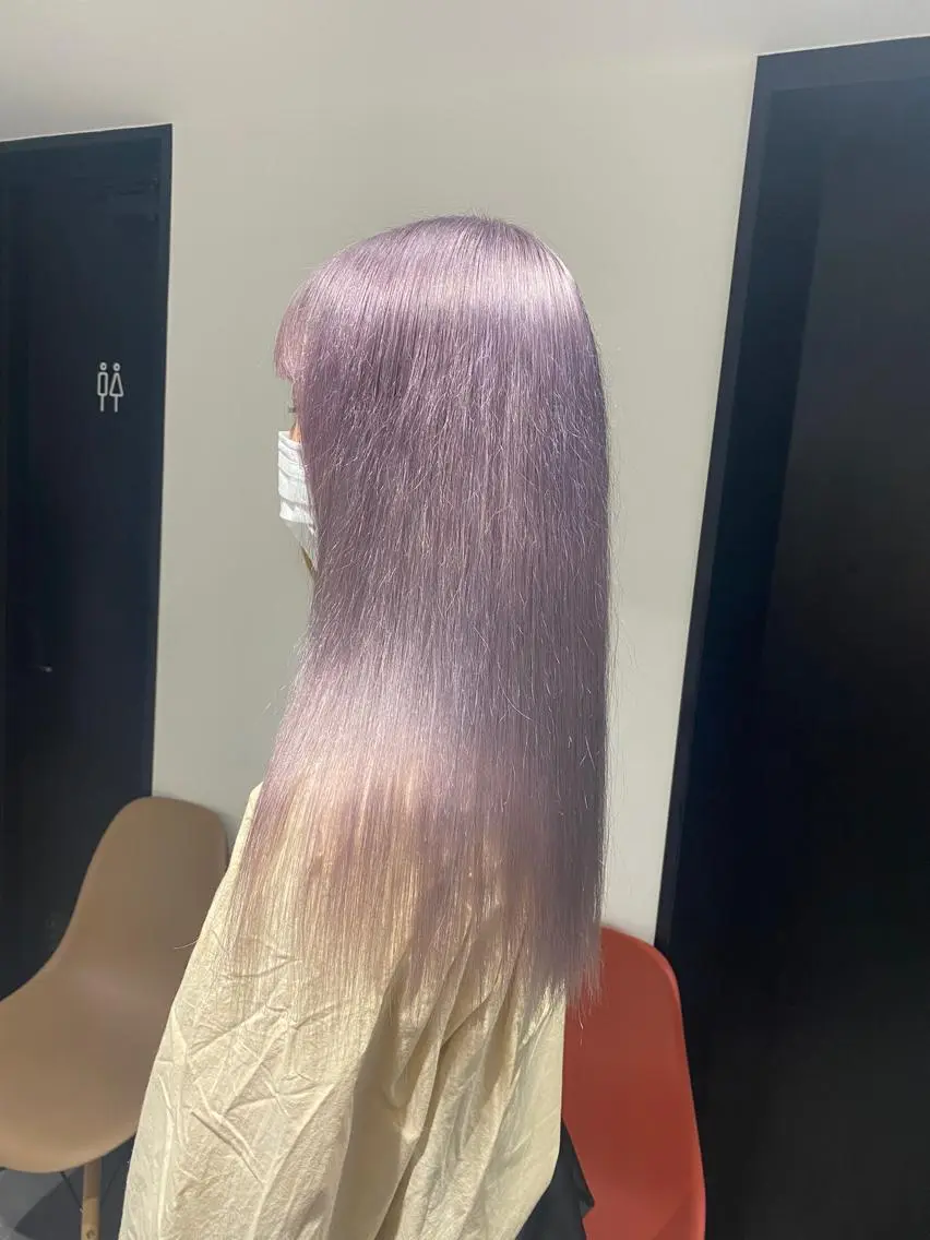 ロング カラー 黒髪 ブリーチ ケアブリーチ イルミナカラー ブリーチなしカラー ヘアカラー トリートメント ベージュ指名No1 加賀詩織のヘアスタイル