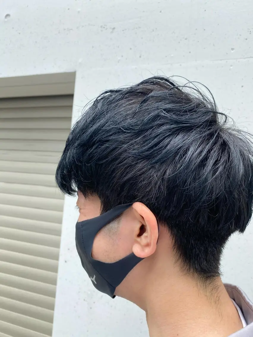 ショート カラー メンズ メンズブリーチ 黒髪 ブリーチ ブルーカラー ブルーブラック お任せヘア☘️☘️ 及川渚のヘアスタイル