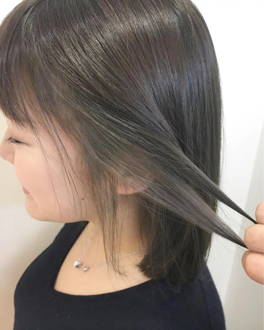 ミディアム カラー シルバー ヘアカラー 永井 大希のヘアスタイル