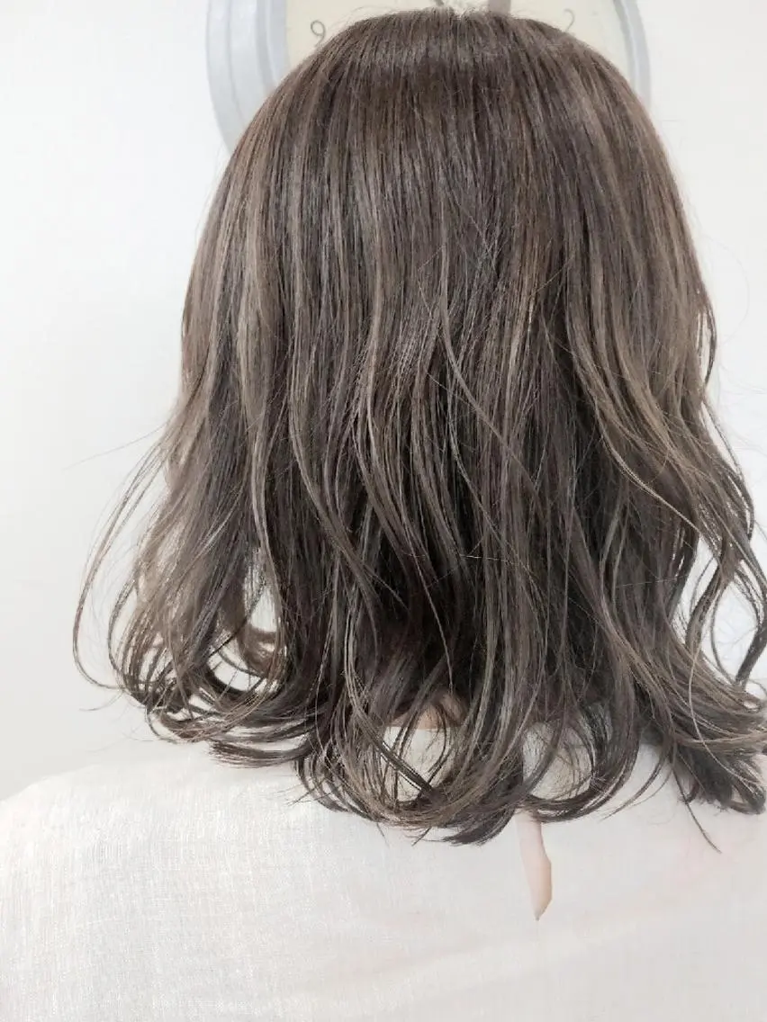 ミディアム ハイライト ヘアカラー 猪野 さやかのヘアスタイル