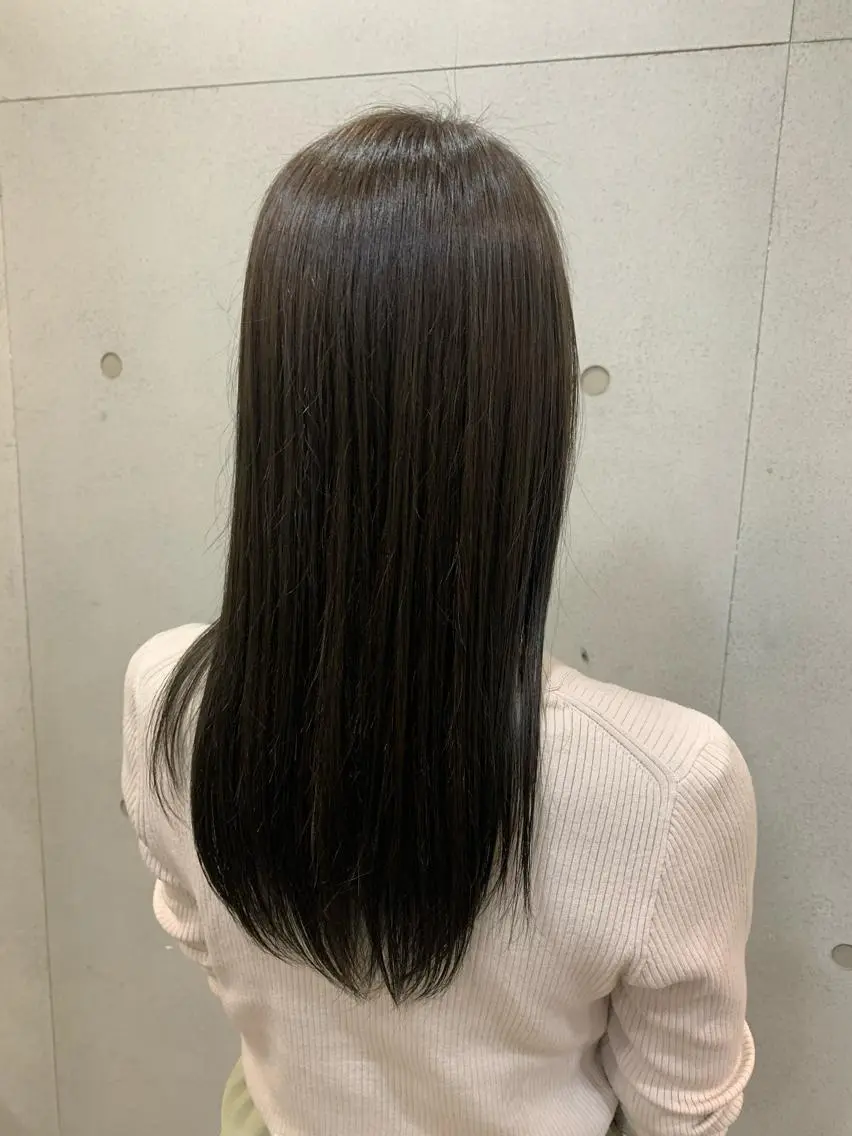セミロング おせ ちさとのヘアスタイル