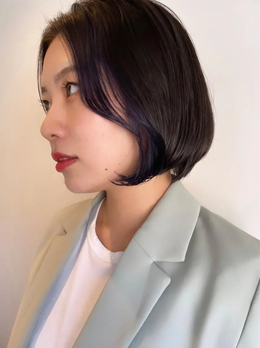 ミディアム カラー MIU/ルーツカラー 顔まわりレイヤーのヘアスタイル