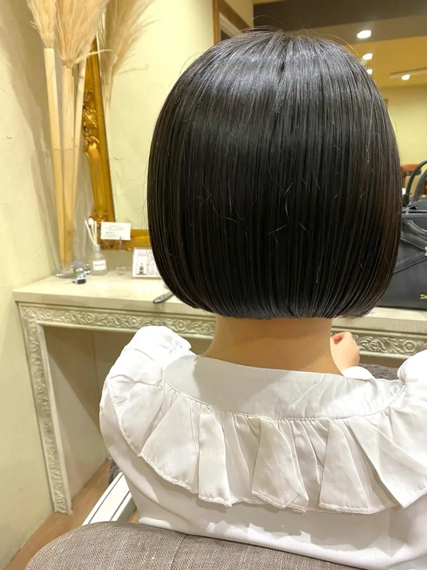 ショート ボブ 東田 恋のヘアスタイル