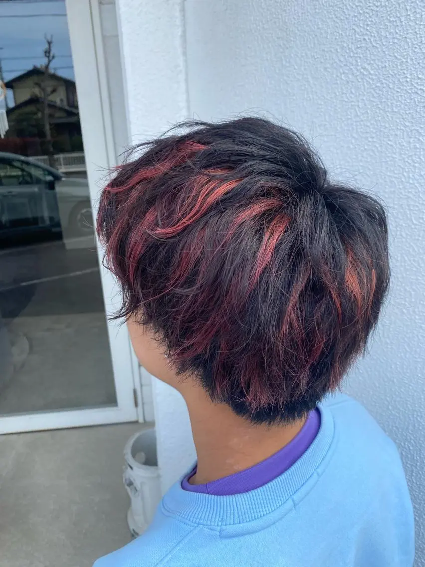 カラー メンズ メンズメッシュ メッシュ ピンクカラー 羽澤 亨威【髪質改善】のヘアスタイル