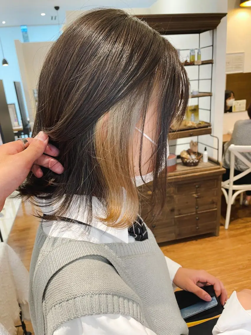 ショート カラー ベージュカラー イヤリングカラー インナーカラー ホワイトベージュ ヘアカラー 髪質改善/ブリーチ 田代 龍我のヘアスタイル