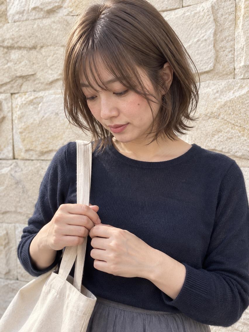 ミディアム カラー 切りっぱなしボブ ミディアムレイヤー グレージュ ボブ 髪質改善 髪質改善/縮毛矯正/ 透明感カラー/西村遼のヘアスタイル