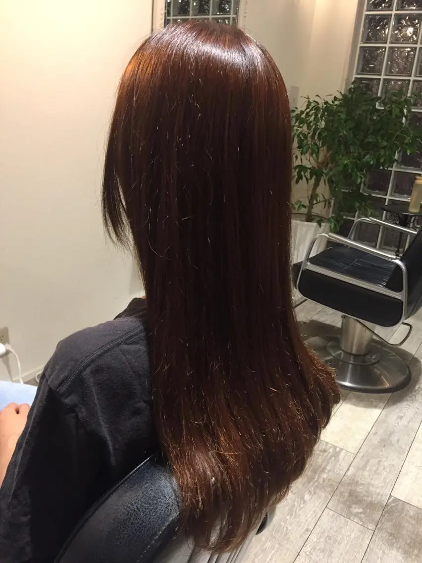 ロング カラー ベージュカラー ブリーチ 川上 恵里香のヘアスタイル