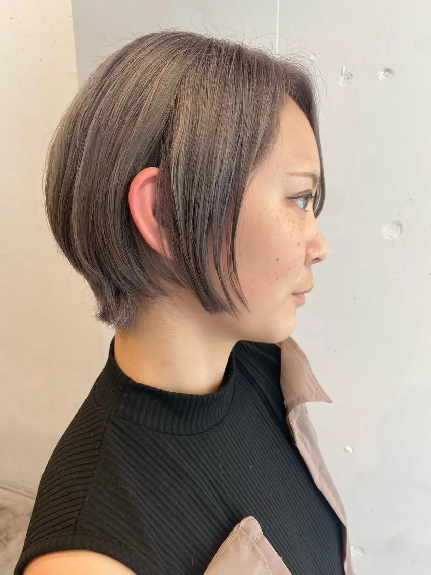 ショート カラー ショートボブ グレージュ ボブ ショートヘア カット ヘアカラー トリートメント ウルフカット レイヤーカット上柿のヘアスタイル