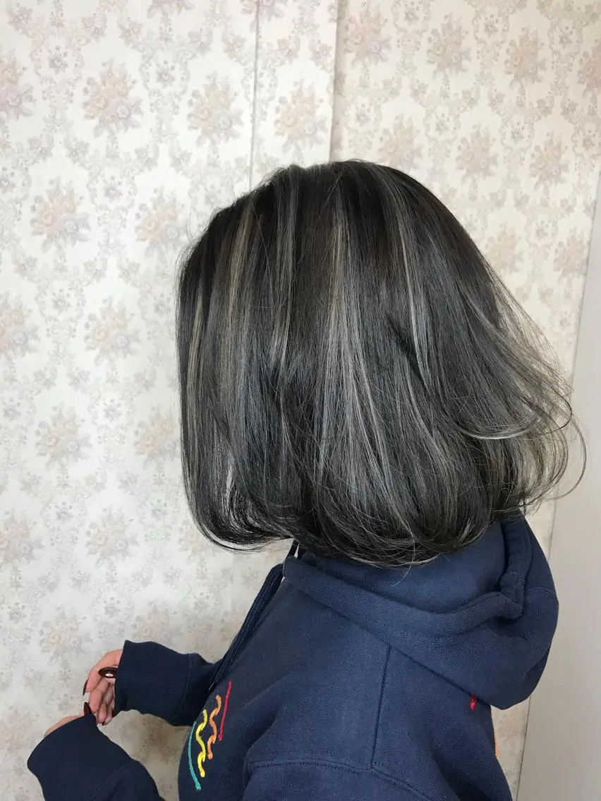 ミディアム カット ヘアカラー en Siena エンシエナのヘアスタイル