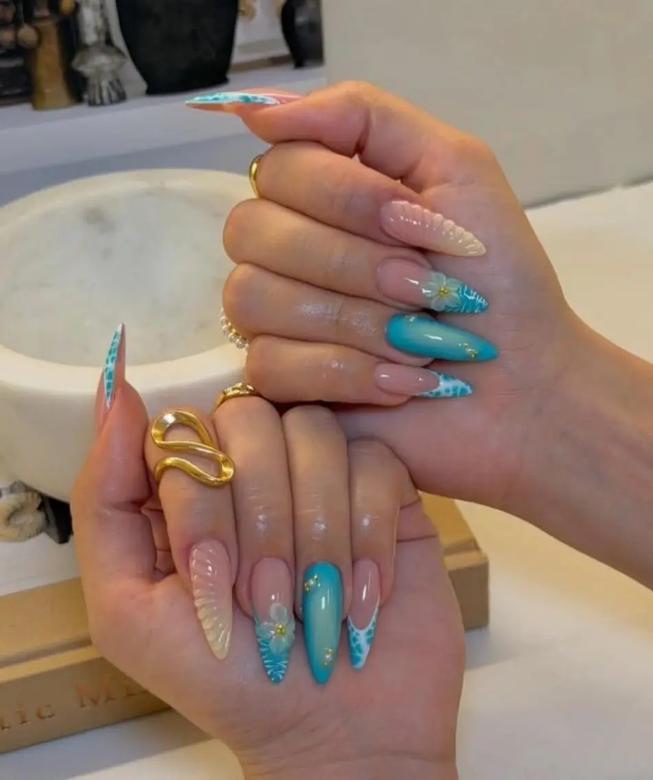 ネイル アートネイル 長さ出し フレンチネイル ジェルネイル ガーリー ハンドネイル Blingg NailStudioのネイルデザイン