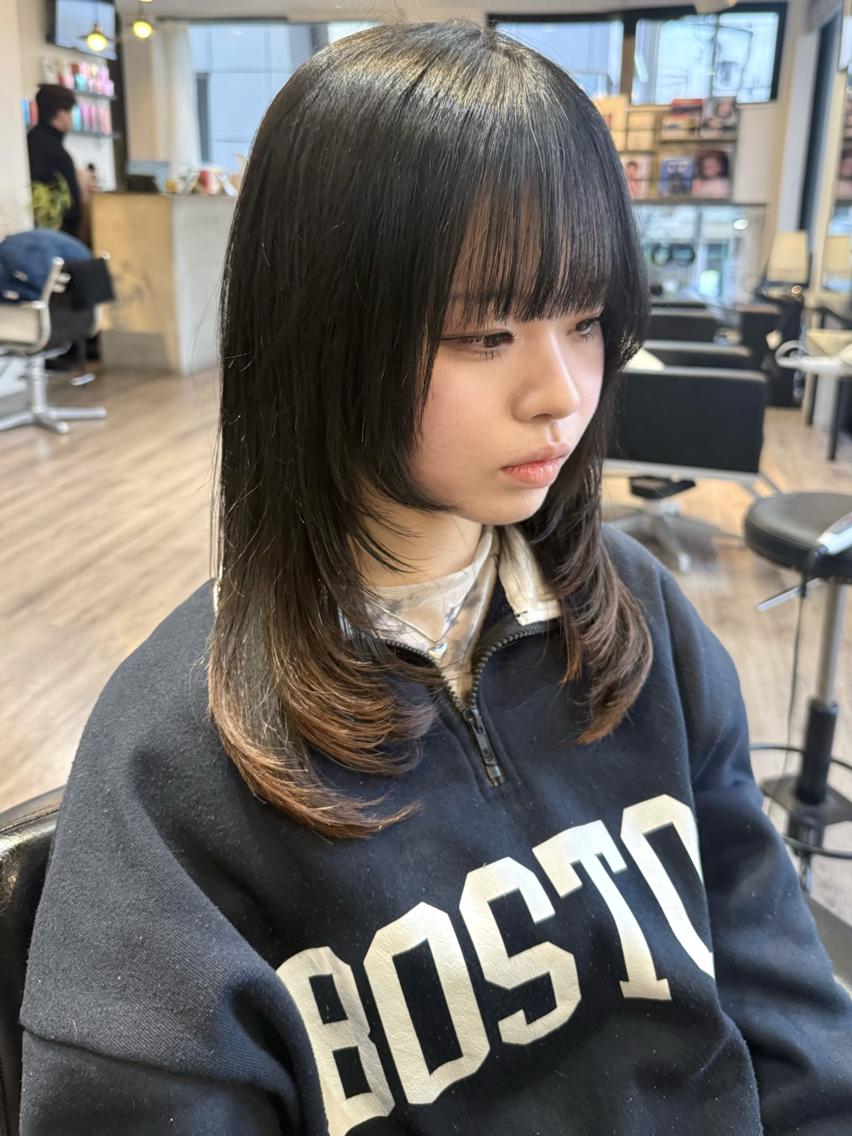 セミロング 南 優衣のヘアスタイル