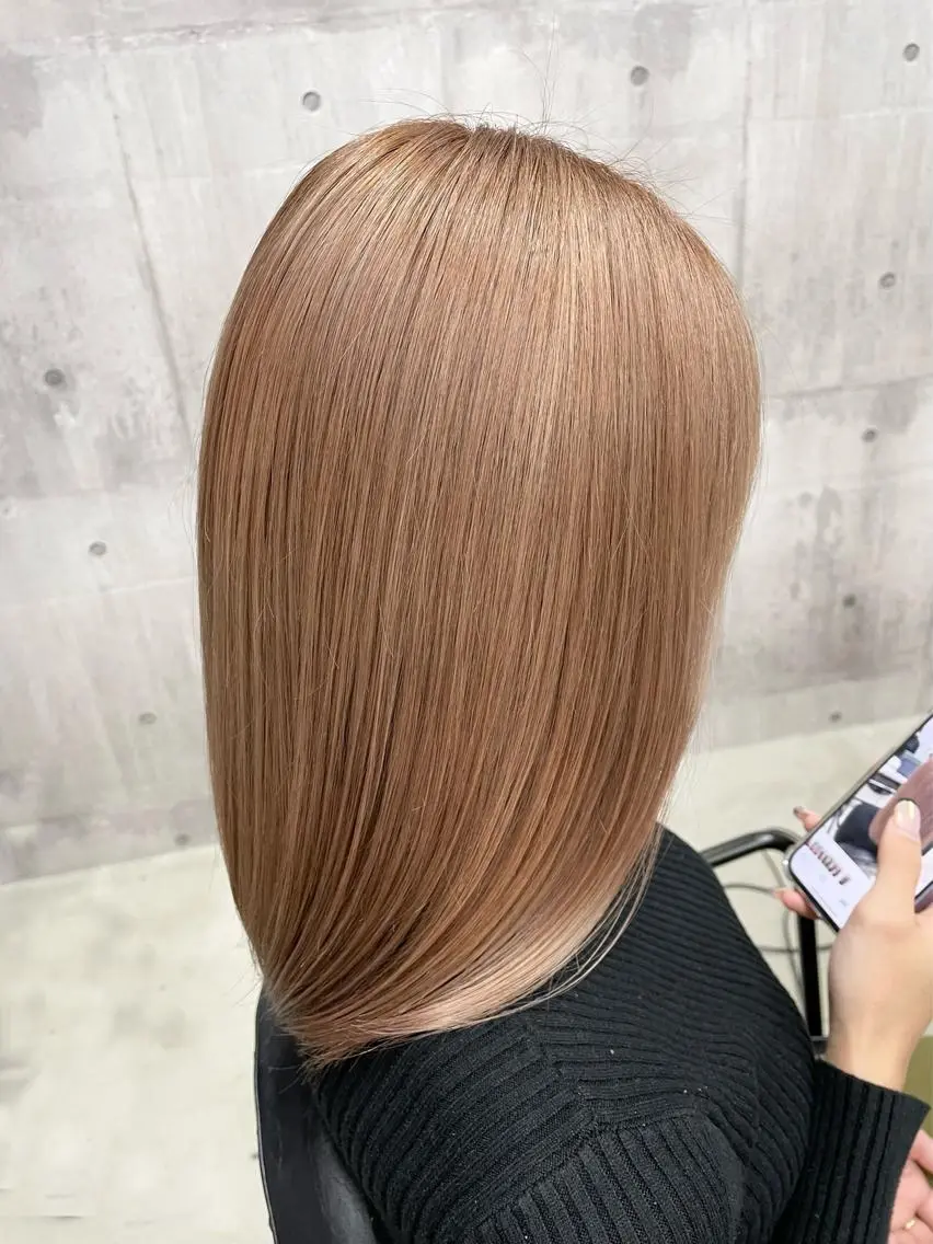 セミロング カラー ブラウンカラー ミルクティーブラウン 縮毛矯正 LUXBE LUCE ひなののヘアスタイル