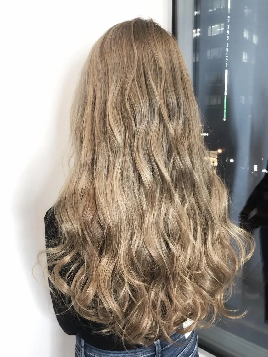 ロング カラー ブリーチ ケアブリーチ ダブルカラー biscohair 髪にドラマを。のヘアスタイル