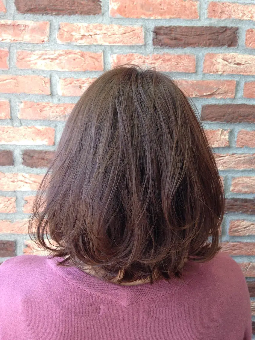 ミディアム カラー 井上 佳奈のヘアスタイル