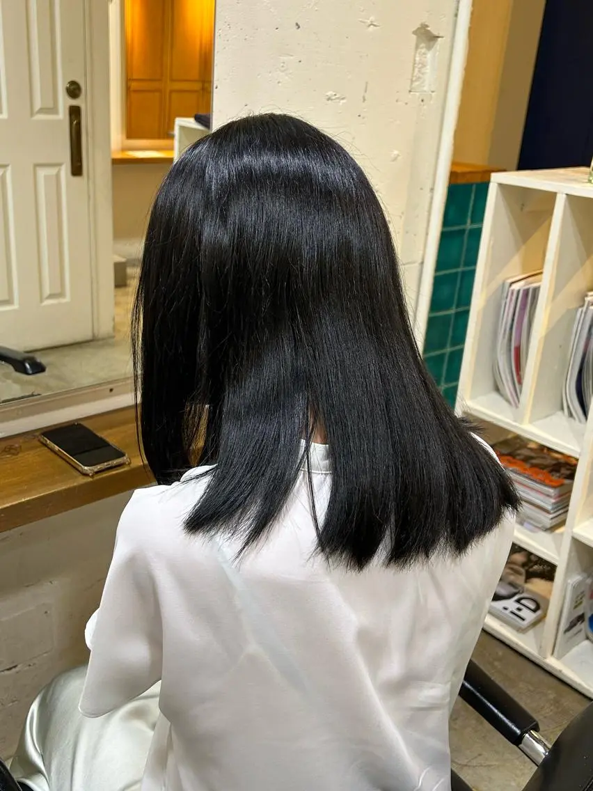 カラー 黒髪 ブルーカラー ブルーブラック ナチュラル大人っぽい スタイル　MAORIのヘアスタイル