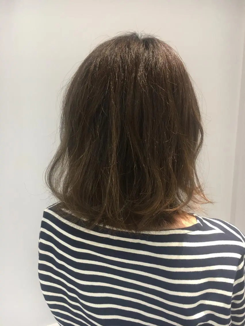 カラー ブリーチ ハイライトカラー ブリーチなしカラー 江原 彩華のヘアスタイル