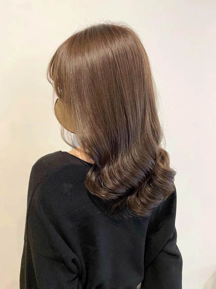 ロング カラー ベージュカラー ヘアカラー トリートメント ヘアアレンジ にいた かづしげのヘアスタイル