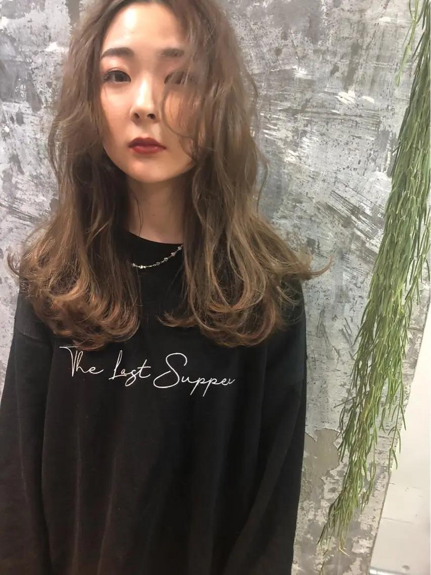 ロング カラー ベージュカラー ブリーチ ケアブリーチ 透明感カラー ハイライトカラー Pia ツボイ ケイタのヘアスタイル
