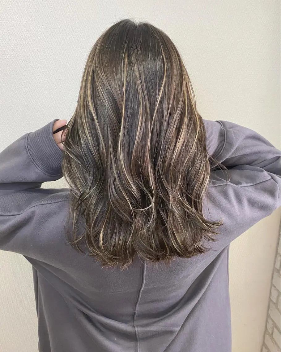 セミロング 山本 茉希のヘアスタイル