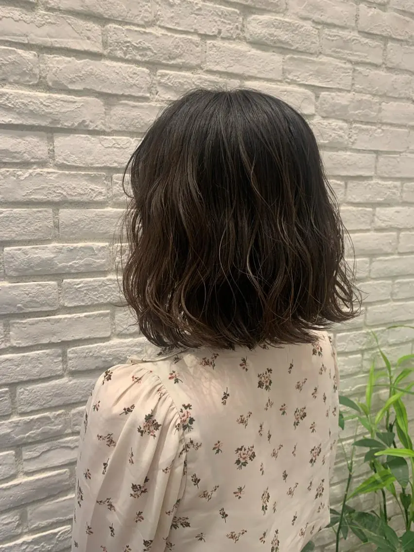 ミディアム カラー ヘアアレンジ ヘアカラー トリートメント ミドウチ アヤカのヘアスタイル