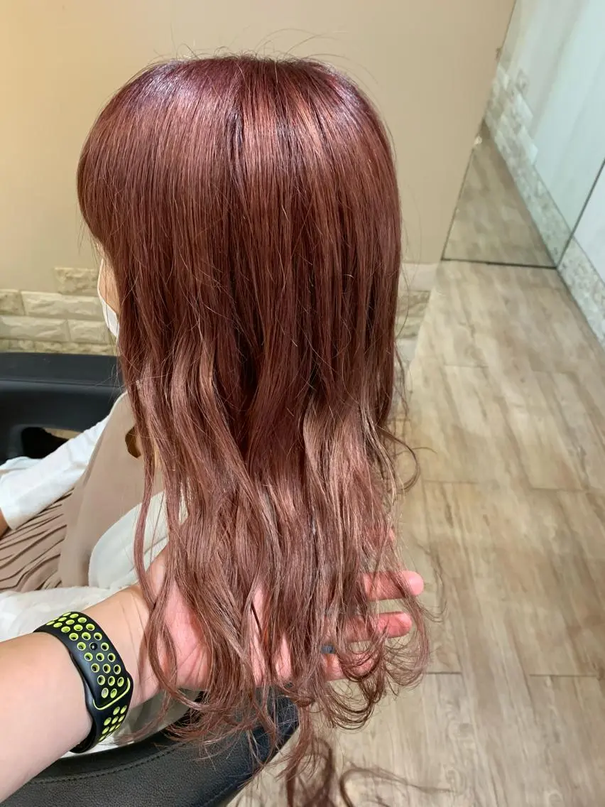 セミロング カラー ピンクカラー 大久保 隆蔵のヘアスタイル