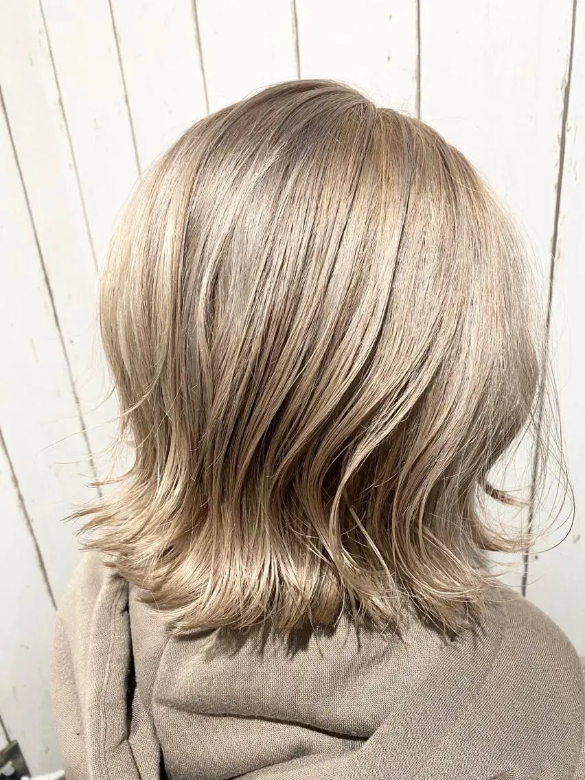 ミディアム カラー パーマ ヘアアレンジ アッシュ バレイヤージュ ベージュカラー ブリーチ 透明感カラー 👑指名率No.1 👑坂口飛翔のヘアスタイル
