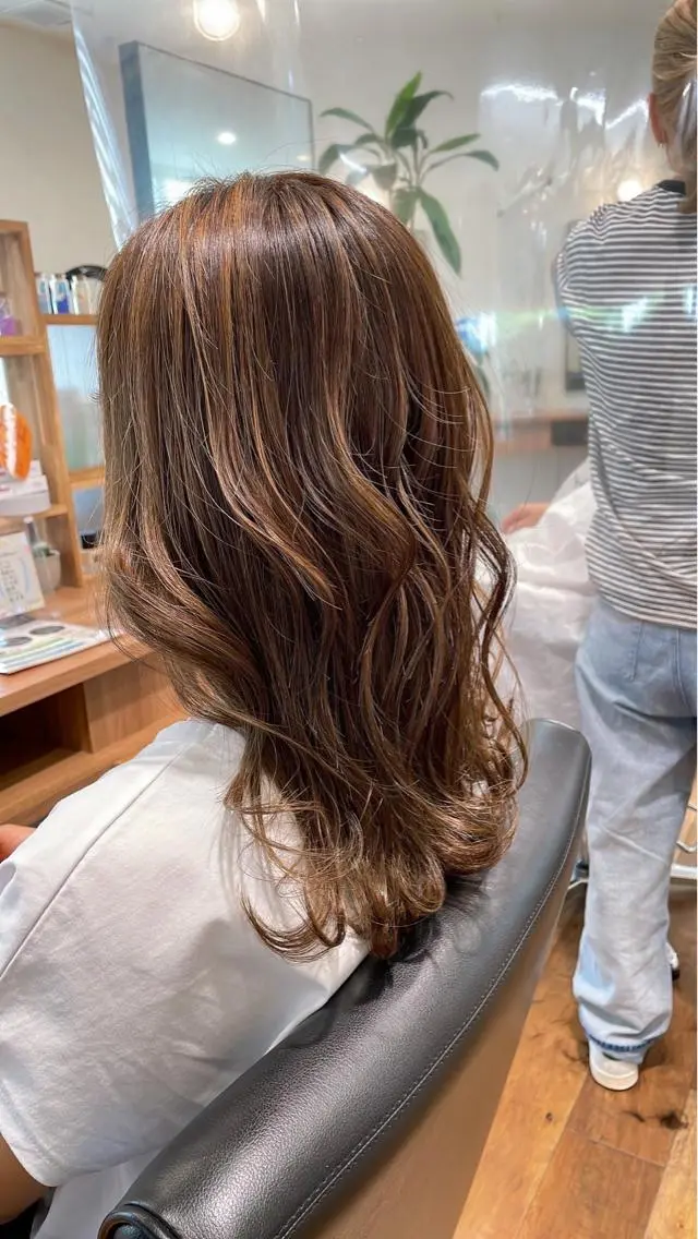 ロング カラー 大川 優佳のヘアスタイル