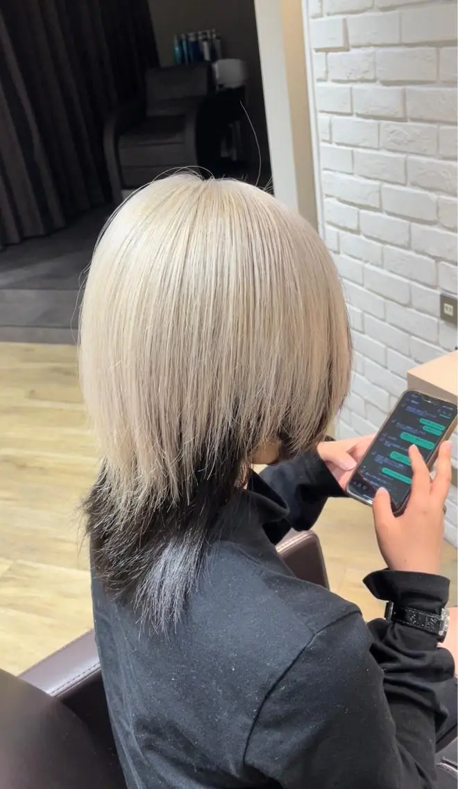 セミロング ウルフカット 前田 菜奈子のヘアスタイル