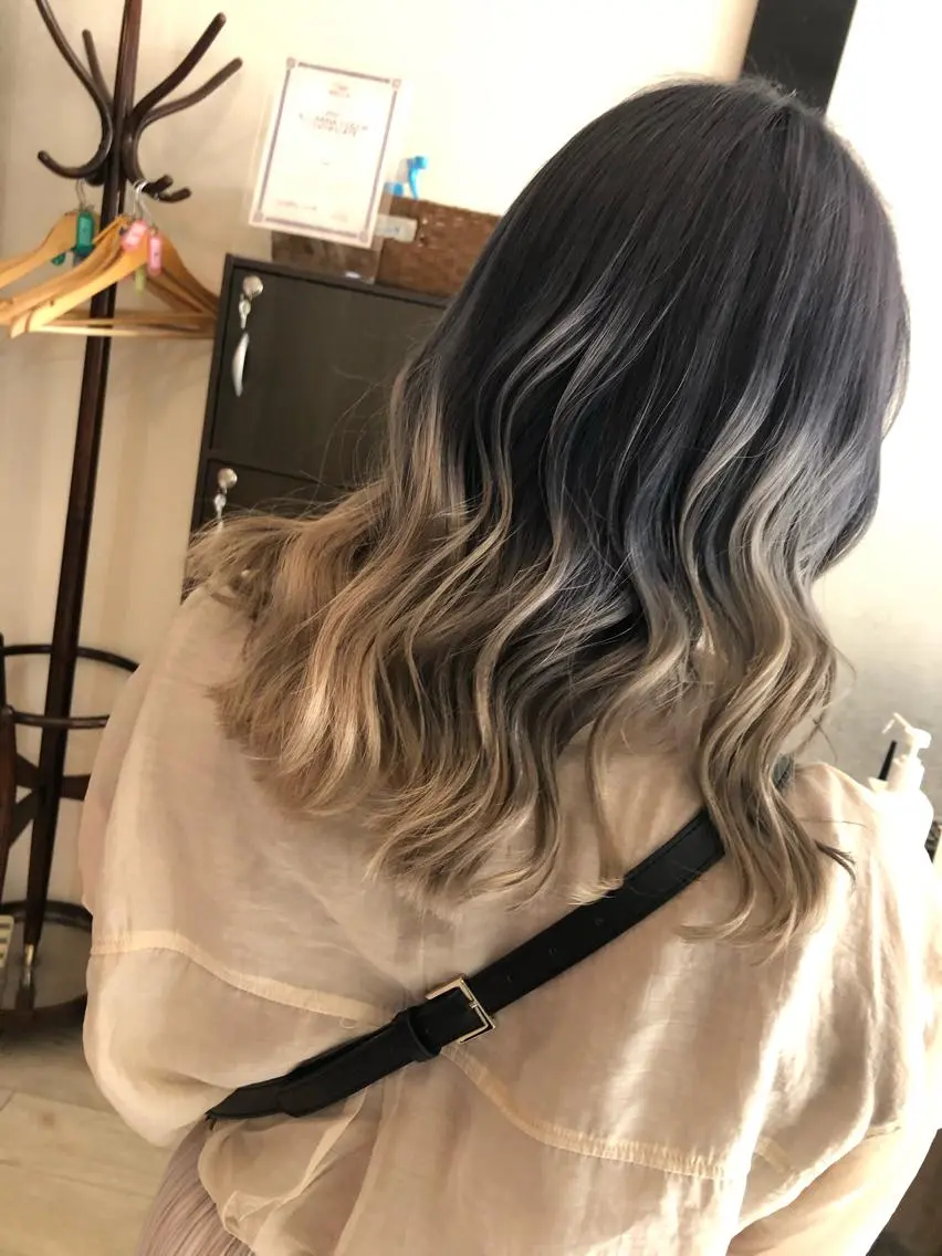 ミディアム カラー カット ヘアカラー トリートメント 周りと差のつくハイト ーン🥣AZUKIのヘアスタイル