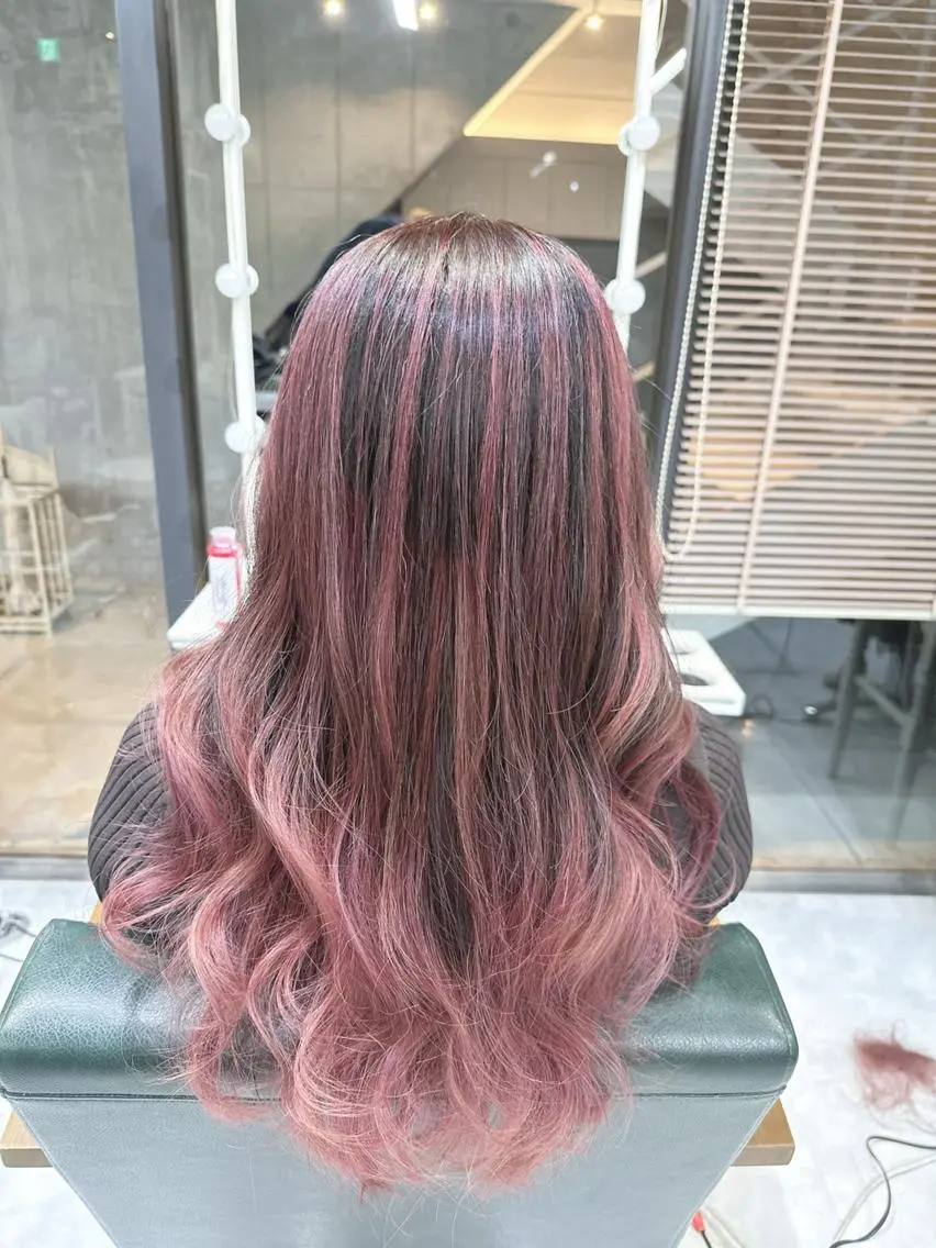 ロング ヘアアレンジ カラー ハイライトカラー ピンクカラー ハイライト モテ髪透明感❤️ デイズヘアカラーのヘアスタイル