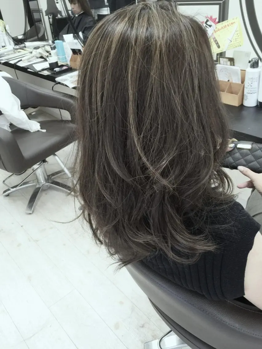 カラー ロング ヘアカラー トリートメント デザインカラー Lienのヘアスタイル