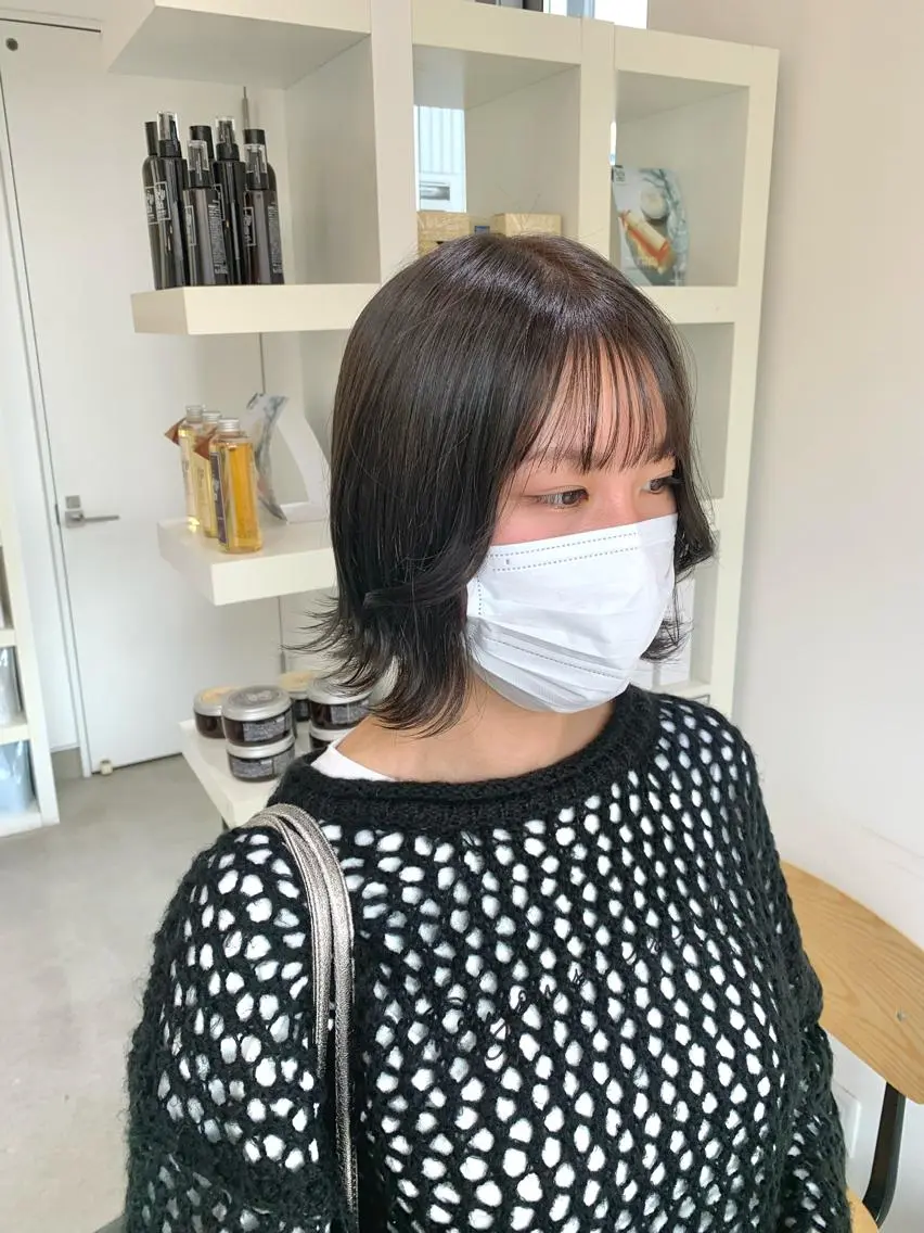 ミディアム カラー 長山 茉白のヘアスタイル