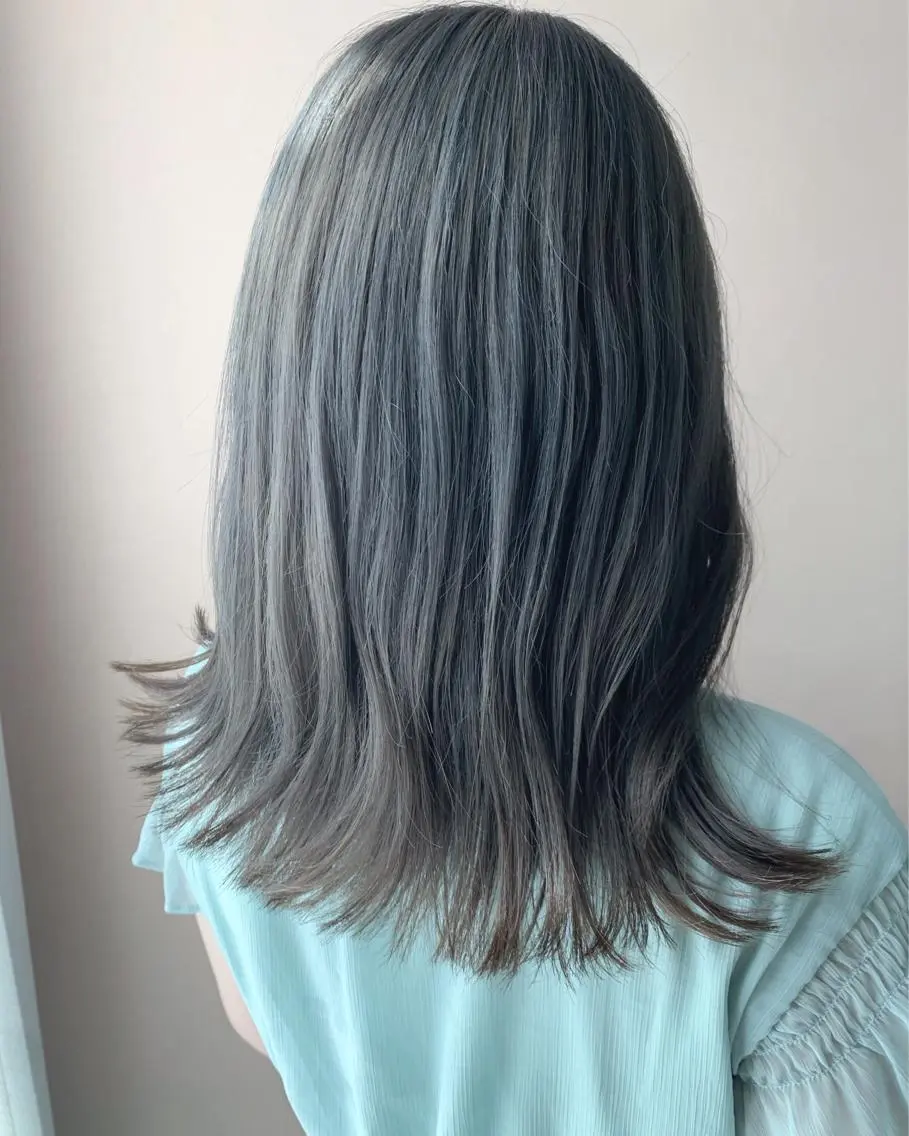 ロング カラー ブリーチ グレージュ オリーブグレージュ オリーブグレー カット ヘアカラー トリートメント hubhair レイヤー/透明感のヘアスタイル