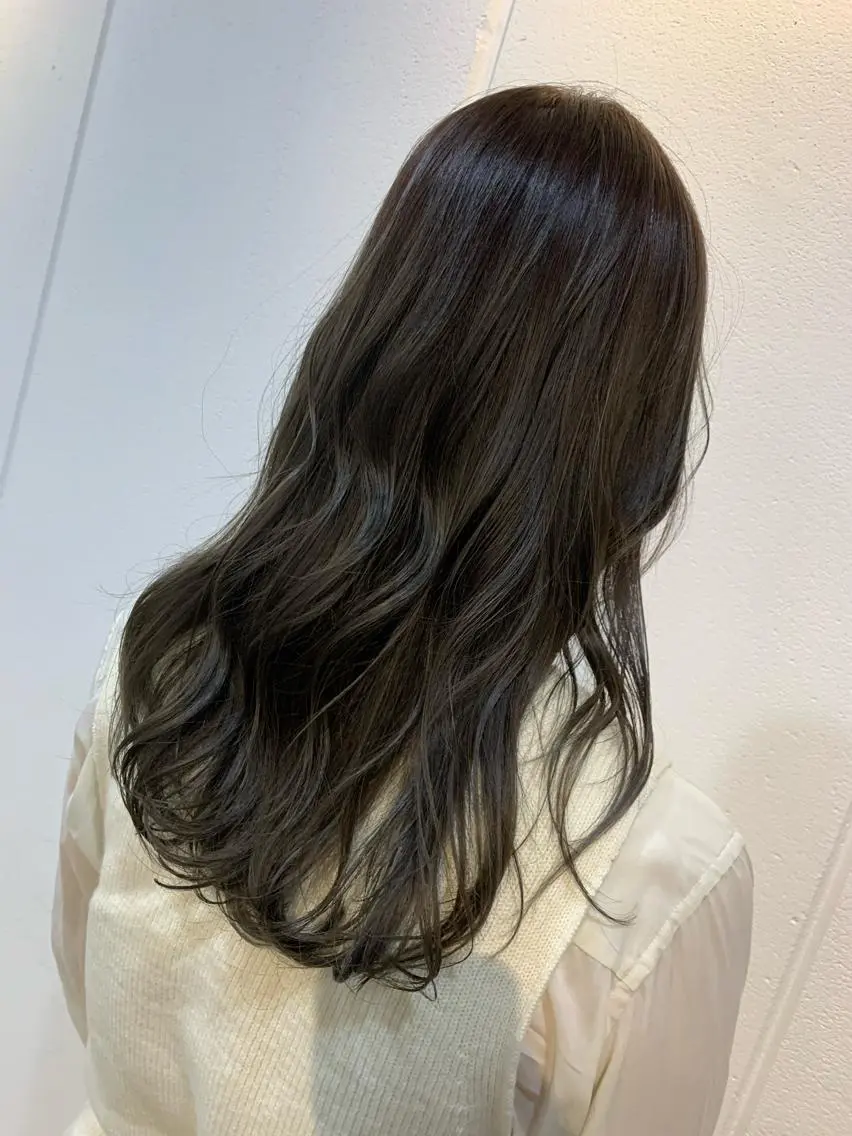 ロング カラー アッシュ アッシュグレー アッシュグレージュ グレージュ Lolonois梅田 /Okazaki:)のヘアスタイル