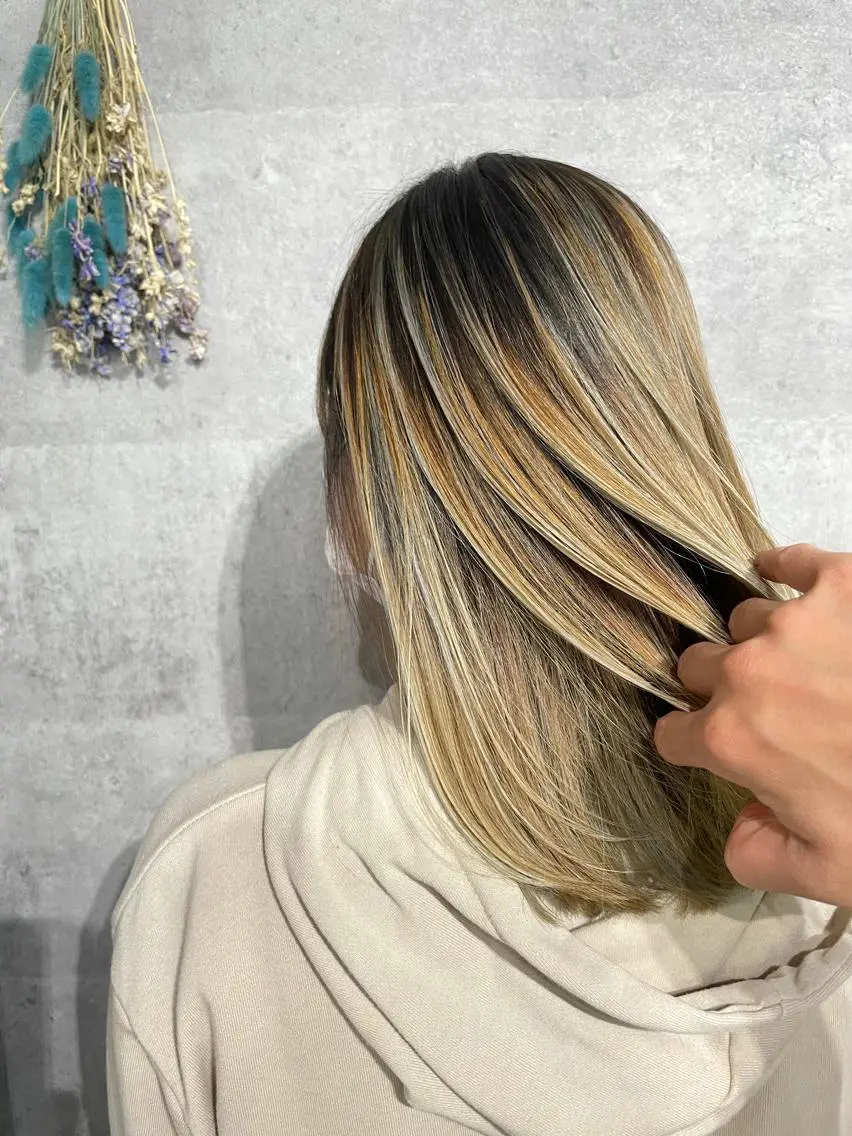 ミディアム カラー Nero✂︎ officialのヘアスタイル
