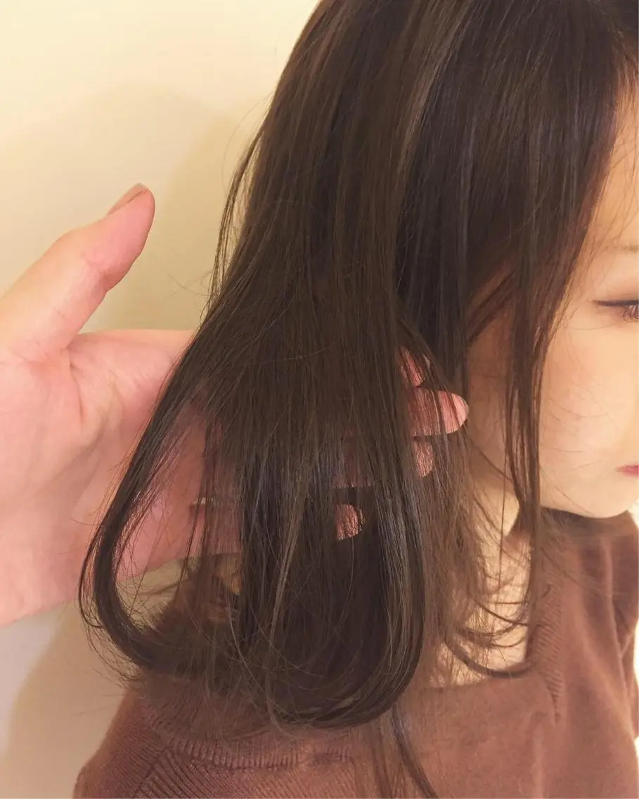 セミロング 加藤 綾華のヘアスタイル