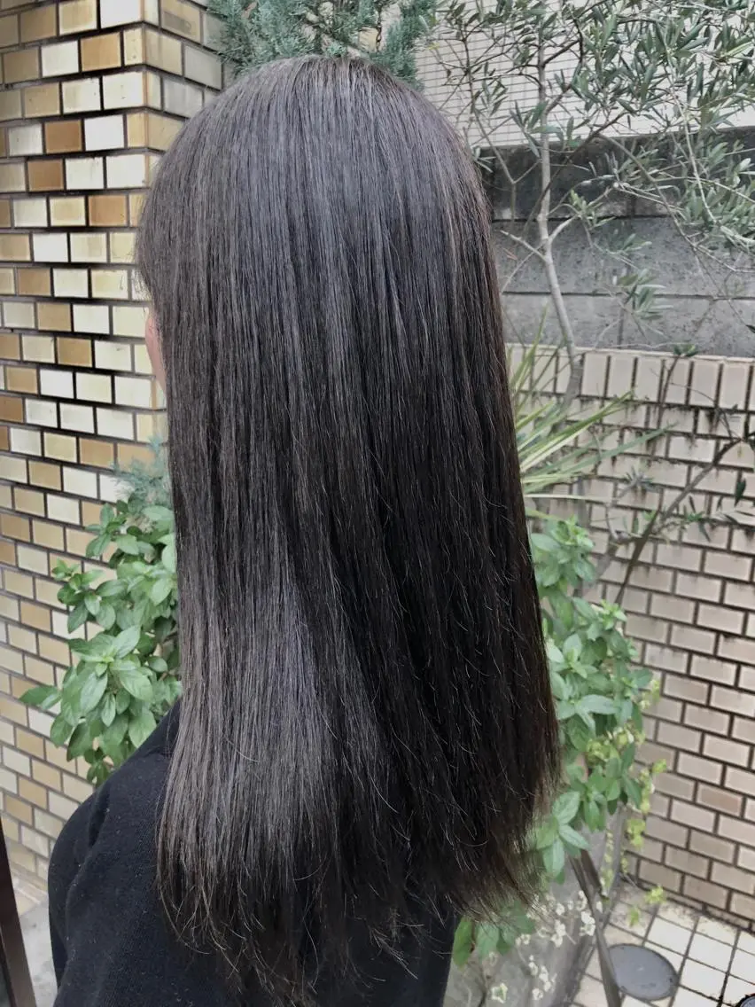 ロング カラー ダークグレー ダークグレージュ グレージュ イルミナカラー スターダスト 桐原 竜也のヘアスタイル